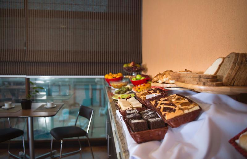 Arami Hotel & Lodge 푸에르토이과수 외부 사진